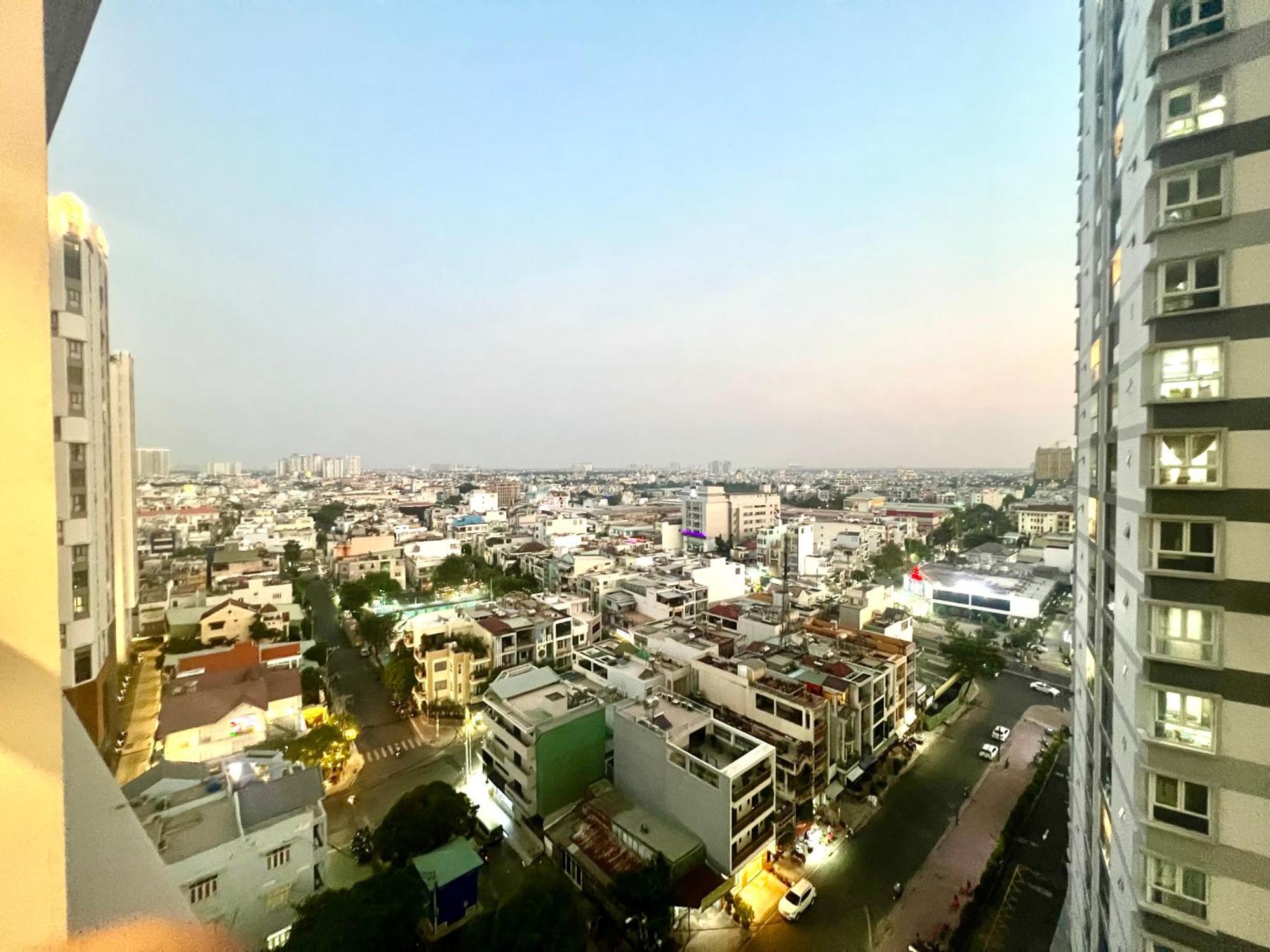 Can Ho The Western Capital 3Pn Хошимин Экстерьер фото